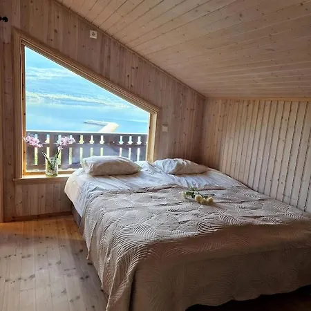 Koselig Overnattingssted Med Fjordutsikt 民宿