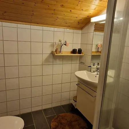 Koselig Overnattingssted Med Fjordutsikt * Sjovegan